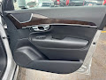 2017 Volvo XC90 T6 Momentum